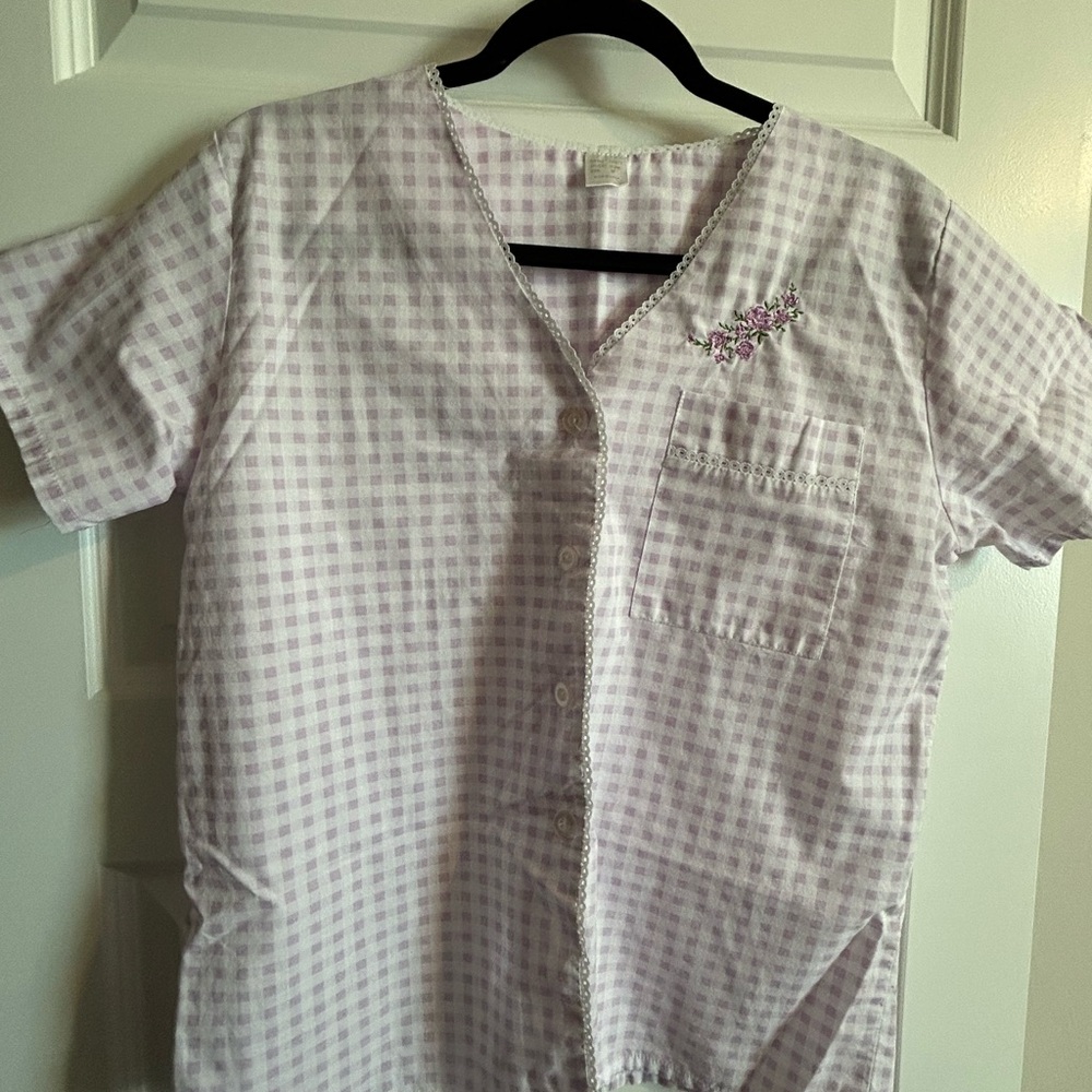 Pajama top with floral embroidery